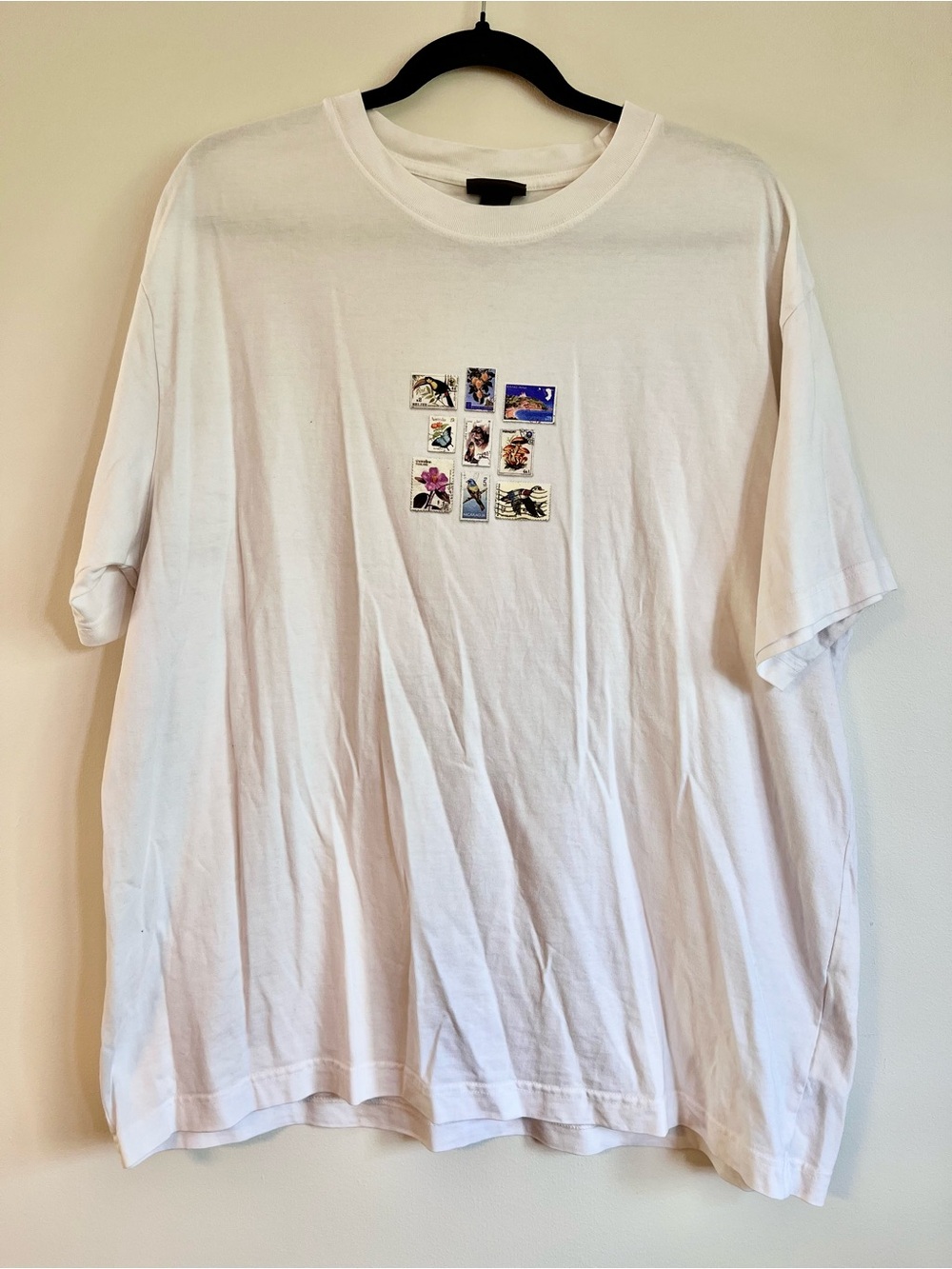 H&M White Short-Sleeve T-Shirt with Small Multicolor Stamp Graphic